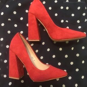 AKIRA RED VELVET HEELS❣️ a classic pair